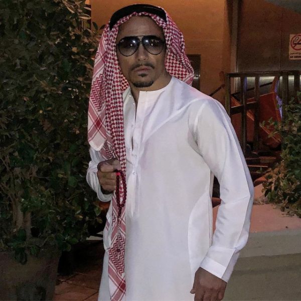 dubai-ye-giden-nusret-yeni-imajiyla-poz-verdi-10692619_8061_m