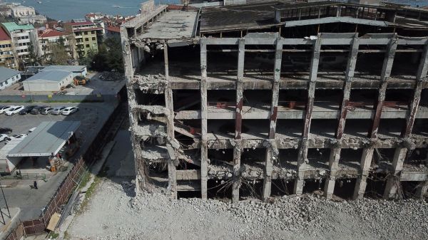 akm4