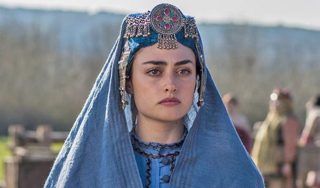 Diriliş Ertuğrul'un Halime Sultan'ı estetik harikası &ccedil;ıktı!