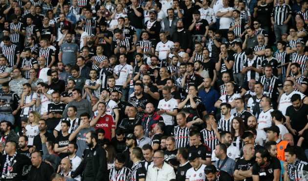 Akhisar Stadyumu'nu 'İzmir Marşı' ile inlettiler!
