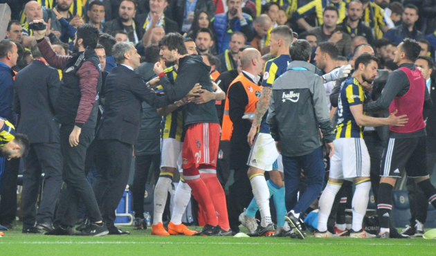 Fenerbah&ccedil;e'ye tarihi ceza yolda!