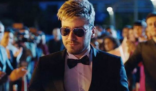 Enes Batur'un filmi 10 g&uuml;nde rekor kırdı!