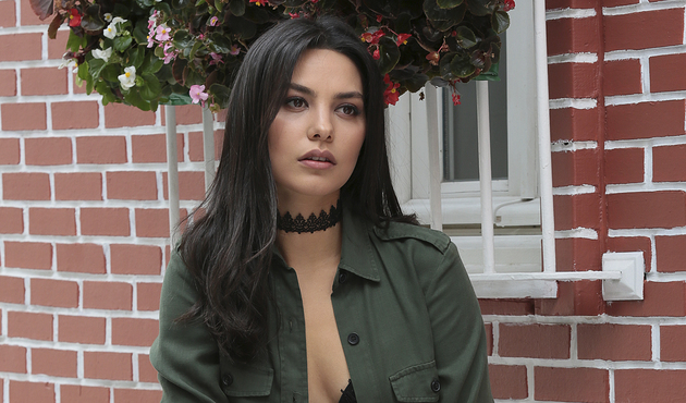Hazal Filiz K&uuml;&ccedil;&uuml;kk&ouml;se'den aşk itirafı!