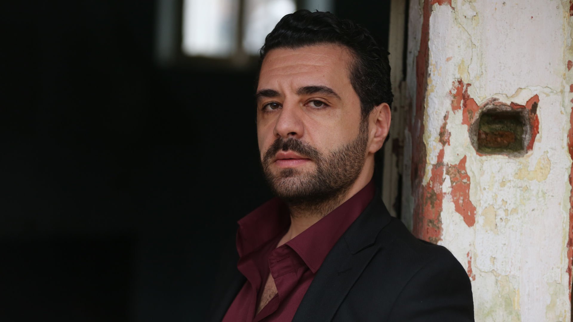 G&uuml;lperi'nin saplantılı &acirc;şığı 'Ejder' - Show TV