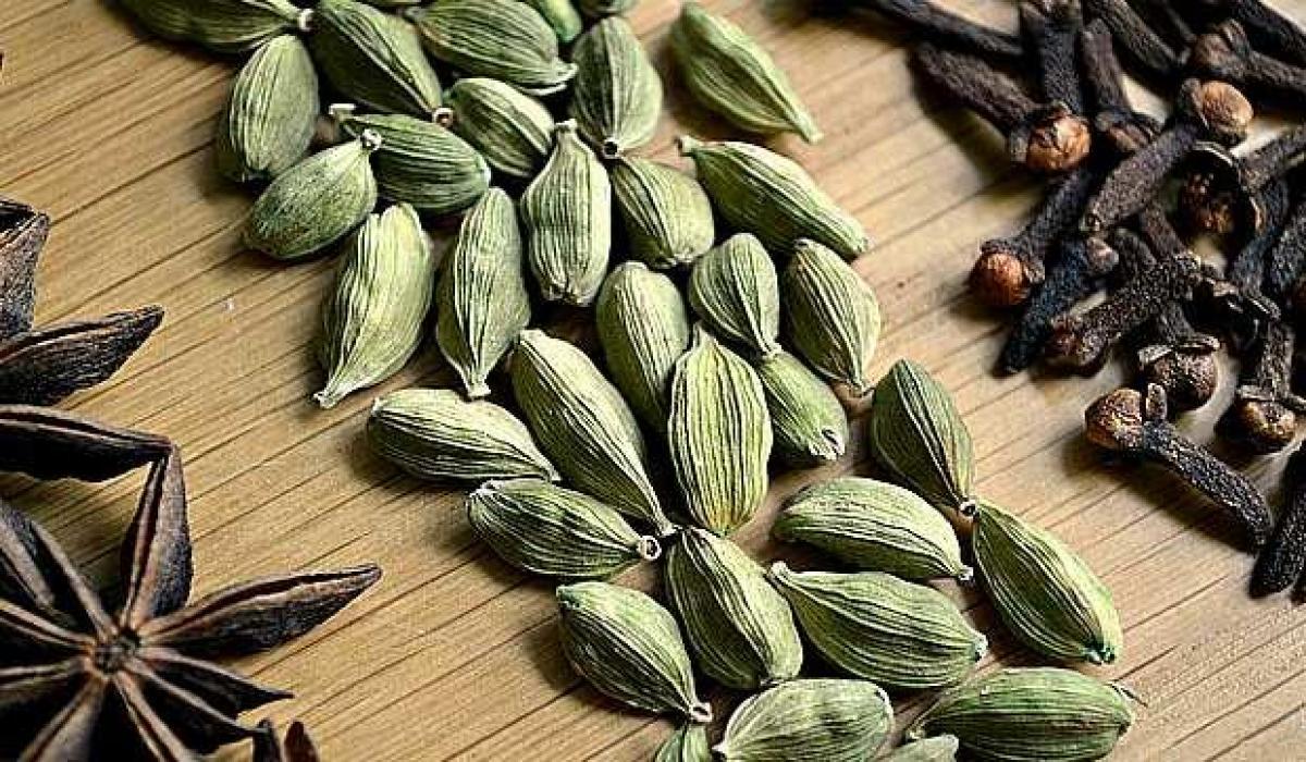 Kakulenin faydaları & kakule bitkisini çiğnemek yararlı mıdır? Virüs savar kakule çayı tarifi! - SAĞLIK Haberleri