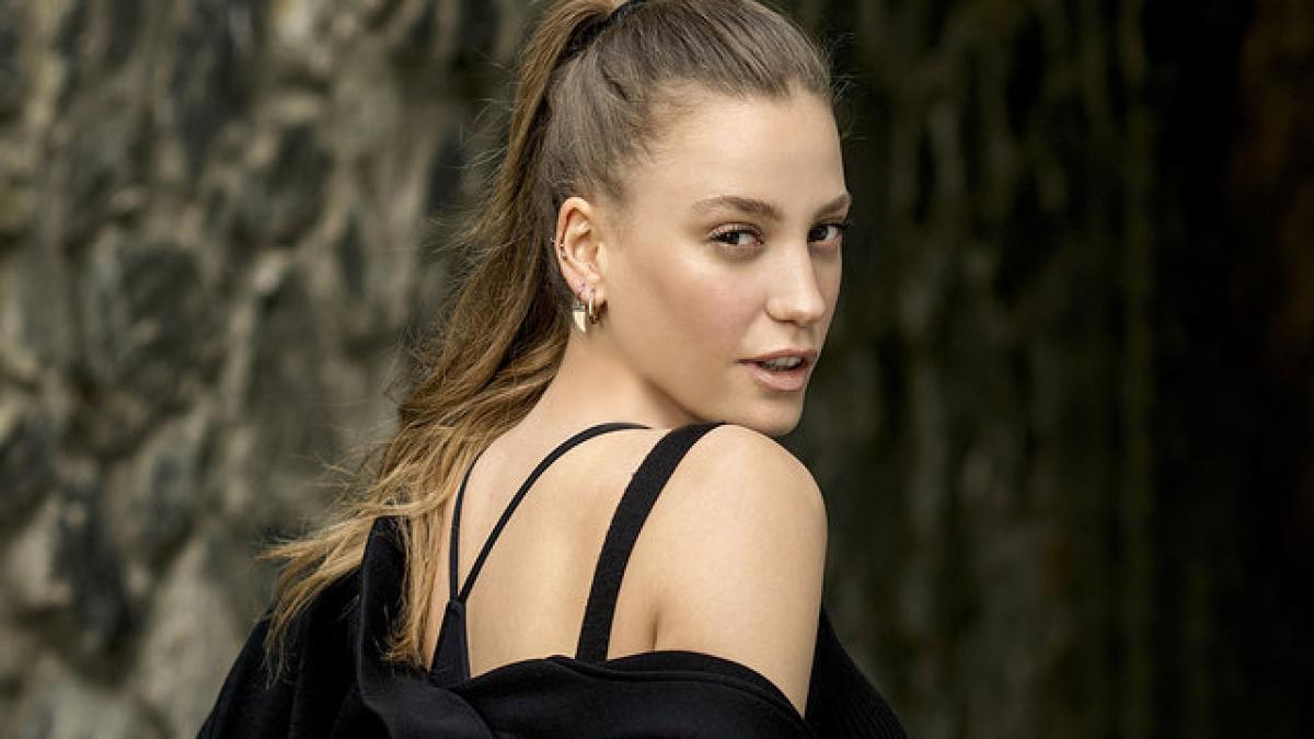 Serenay Sarıkaya'nın mesajlarını takipçisi ifşa etti!