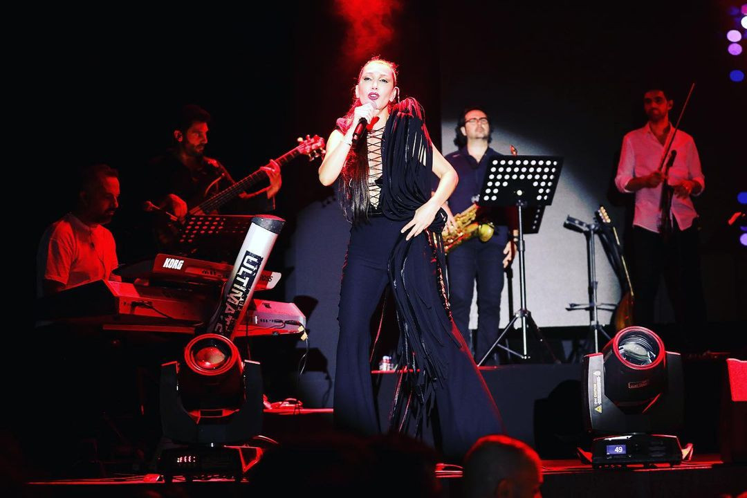 Hande Yener