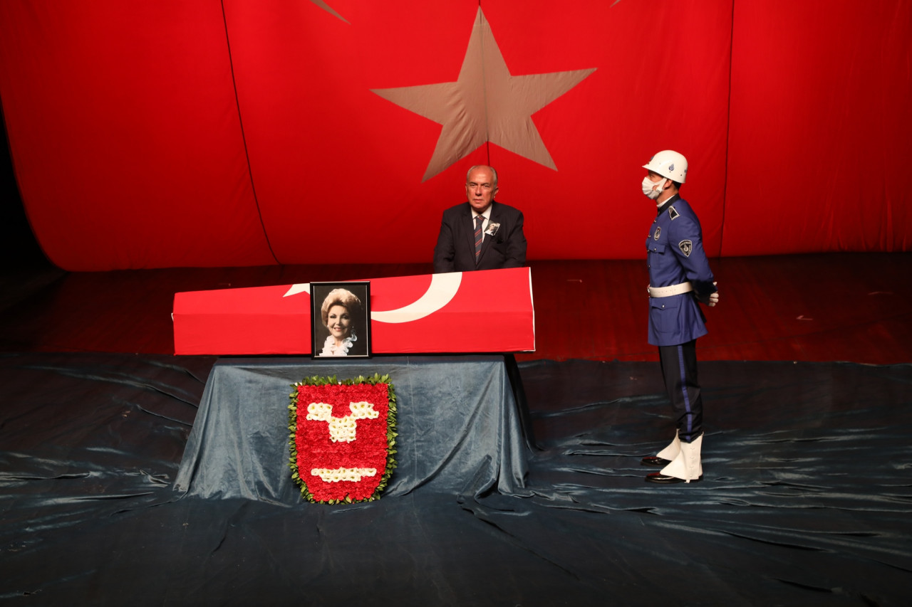 Nedret Güvenç