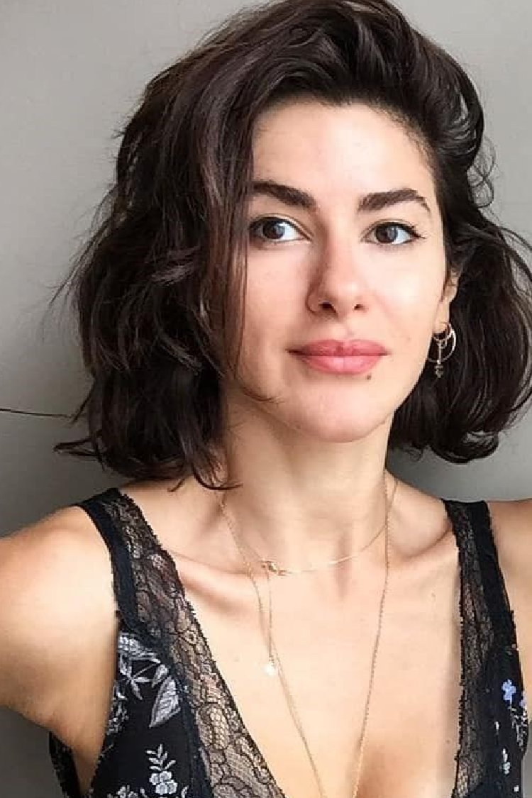 Nesrin Cavadzade kimdir? - oyuncular.com.tr