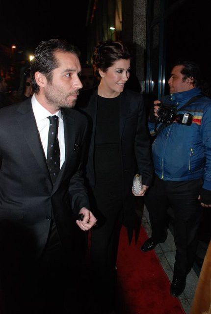 Deniz Akkaya ile Efe &Ouml;nbilgin arasındaki sular durulmuyor... Kızın babası hakkında olay iddia!