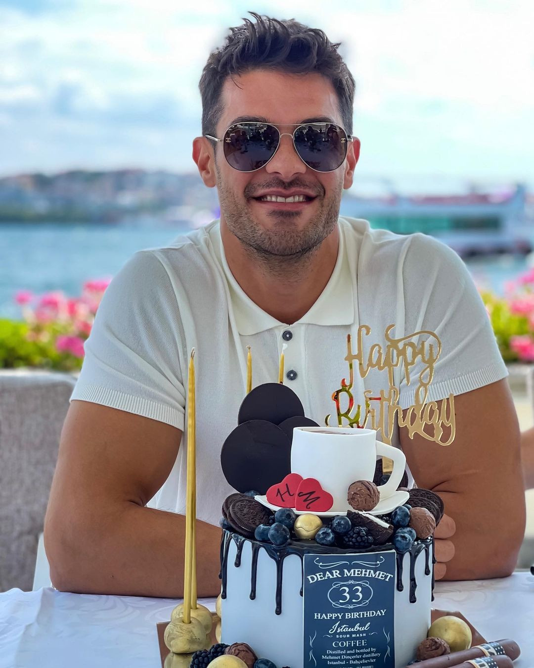 Hadise ile Mehmet Din&ccedil;erler'den ilan-ı aşk! O detay dikkatlerden ka&ccedil;madı