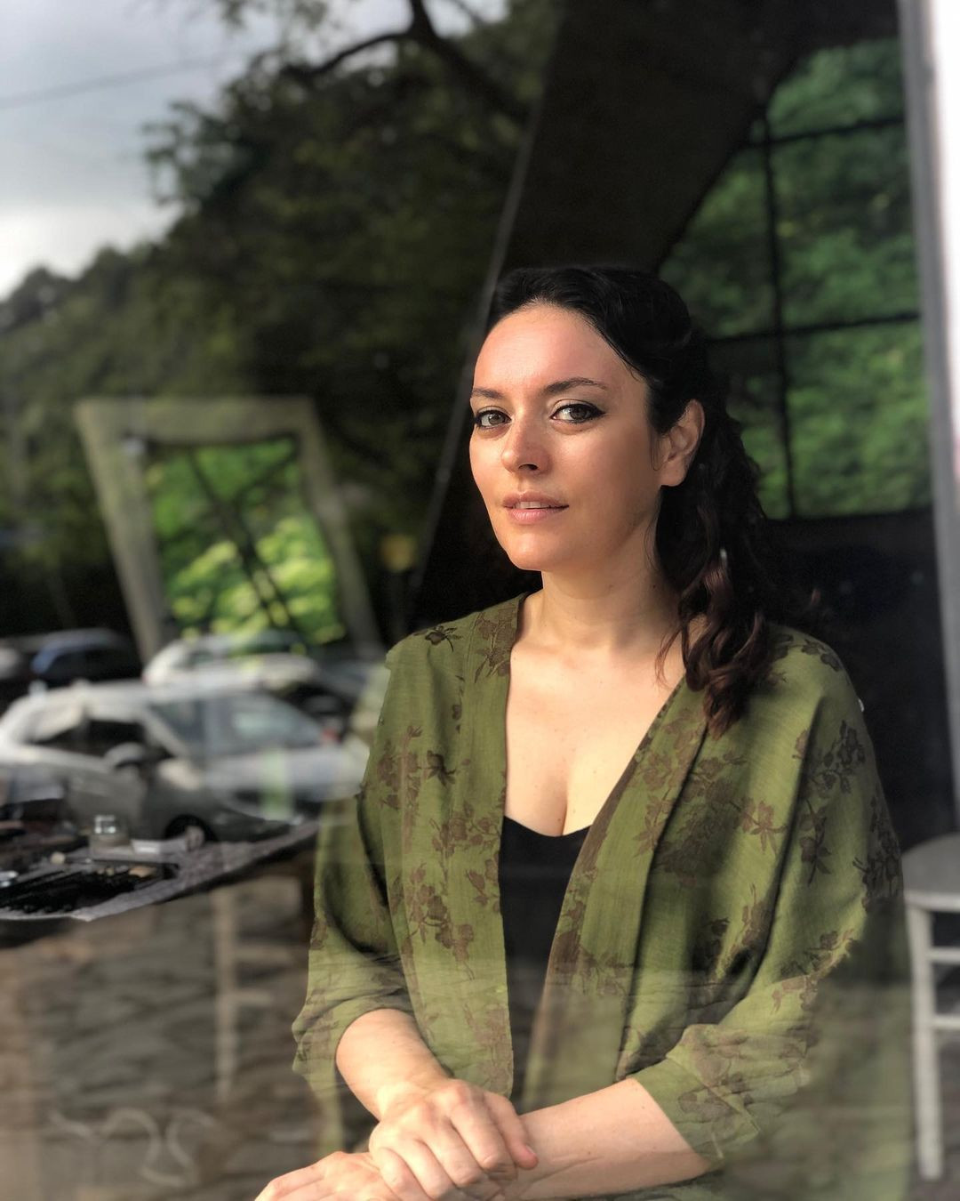 Masumlar Apartmanı setinde koronavirüs paniği! Dizinin Safiye'si Ezgi Mola'dan kötü haber