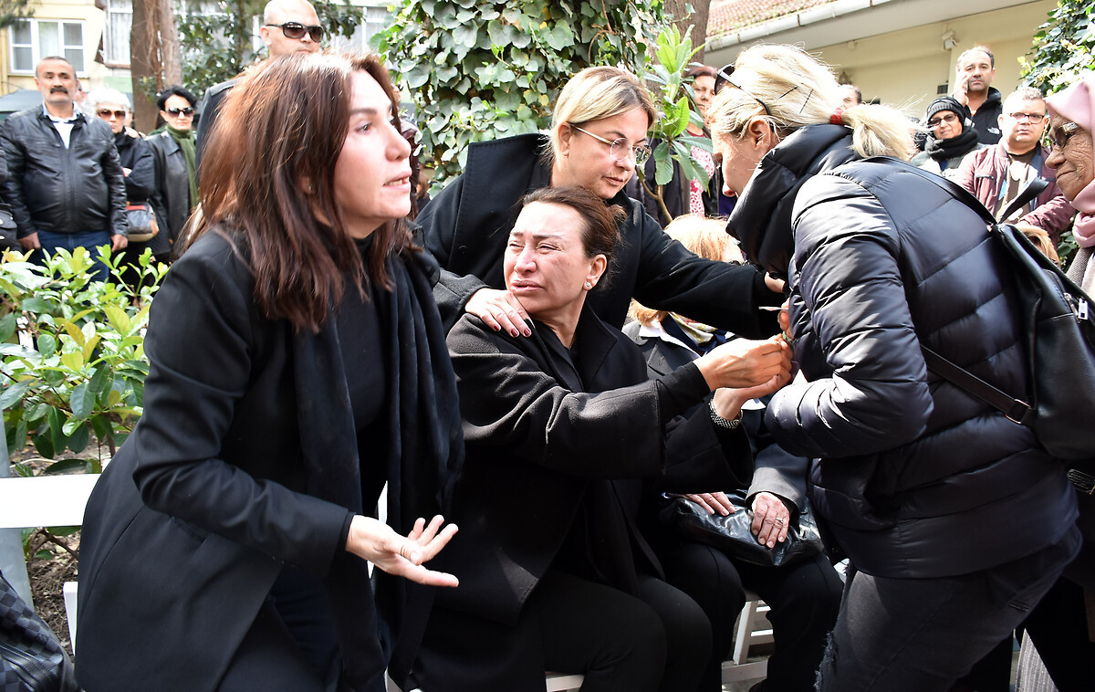 Eşi Zafer Çika'yı trafik kazasında kaybeden Demet Akbağ'dan duygulandıran paylaşım
