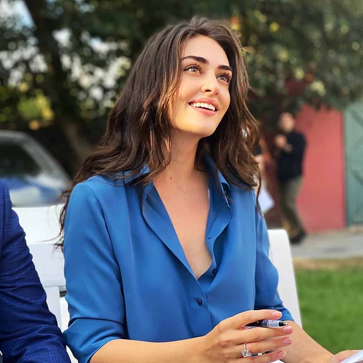 Kanunsuz Topraklar Gülfem Kimdir? Ramo'da Sibel (Esra Bilgiç)‣ Dizi Oyuncu