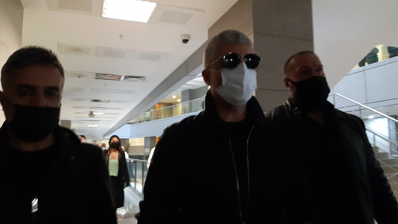 Eski eşini darp ettiği iddiasıyla hakim karşısına &ccedil;ıkan &Ouml;zcan Deniz kendisini b&ouml;yle savundu