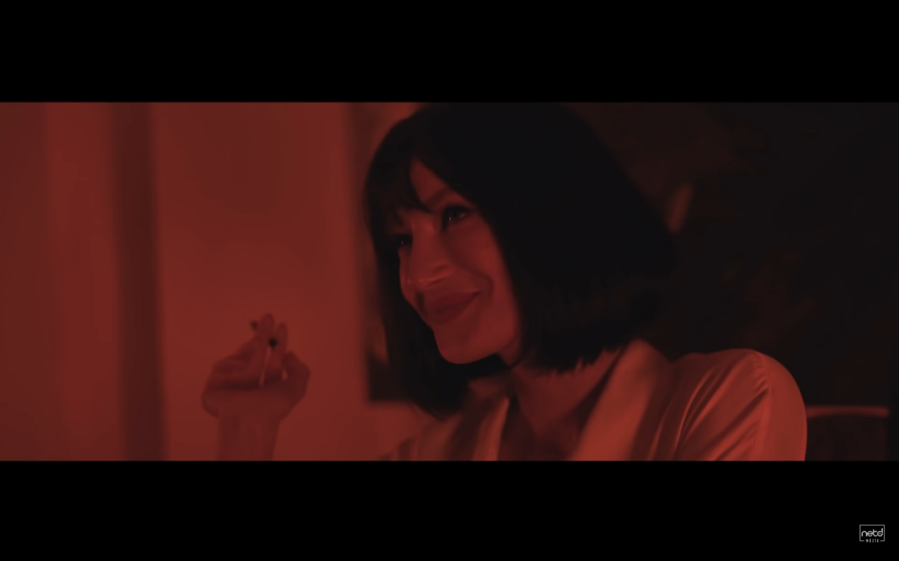 Pulp Fiction'ın Mia'sı ile tıpatıp aynı oldu! İmaj değiştiren Didem Soydan güzelliğiyle büyüledi
