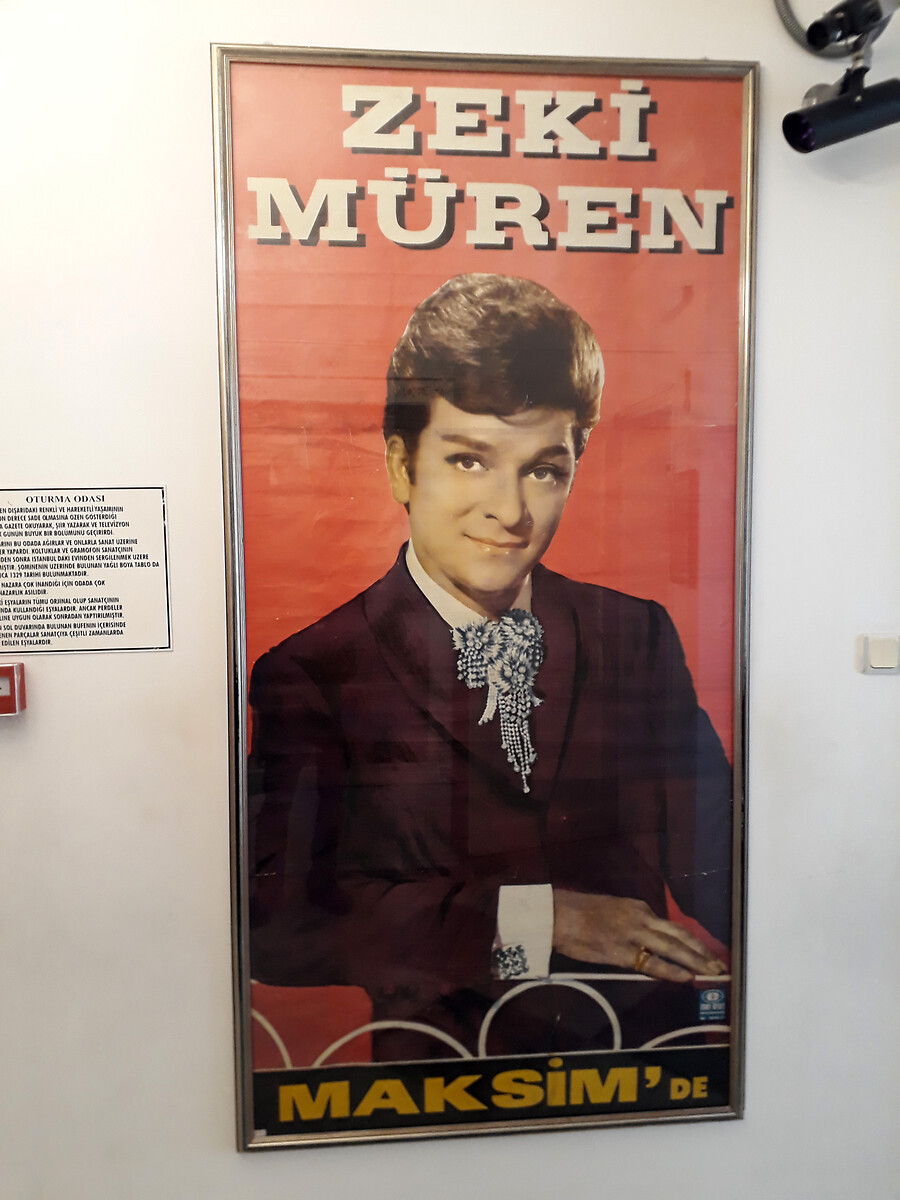“Sanat Güneşi” Zeki Müren vefatının 25'inci yılında anılıyor
