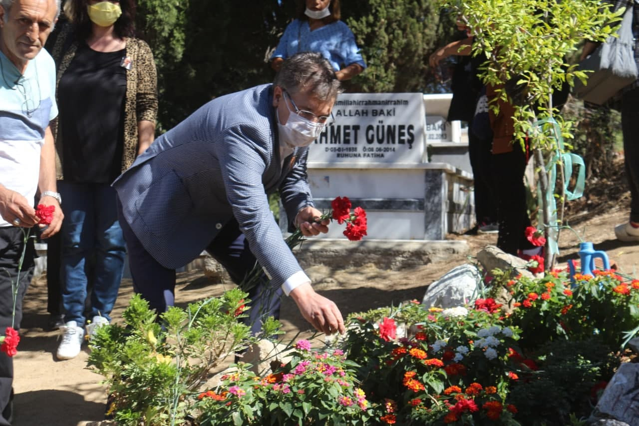 Tuncel Kurtiz ölümünün 8. yılında sevenleri tarafından unutulmadı