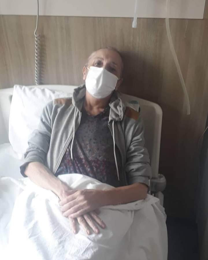 Kanserle mücadele ediyordu... Arabesk şarkıcısı Efkariye hayatını kaybetti