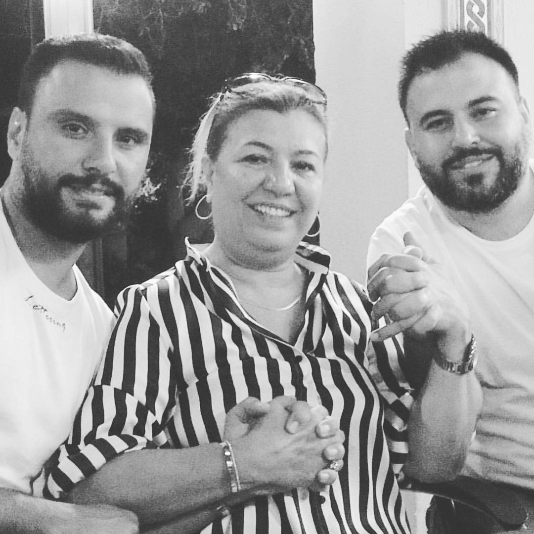 Alişan hayatını kaybeden kardeşi Selçuk Tektaş ile çekilen son fotoğrafını paylaştı