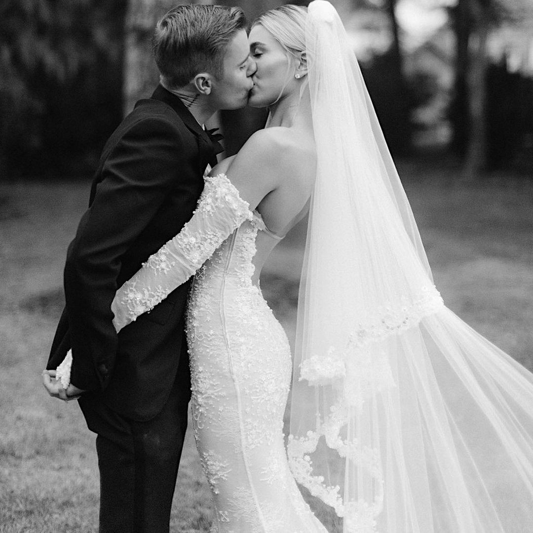 Justin Bieber ile Hailey Baldwin evliliklerinin üçüncü yılını kutladı