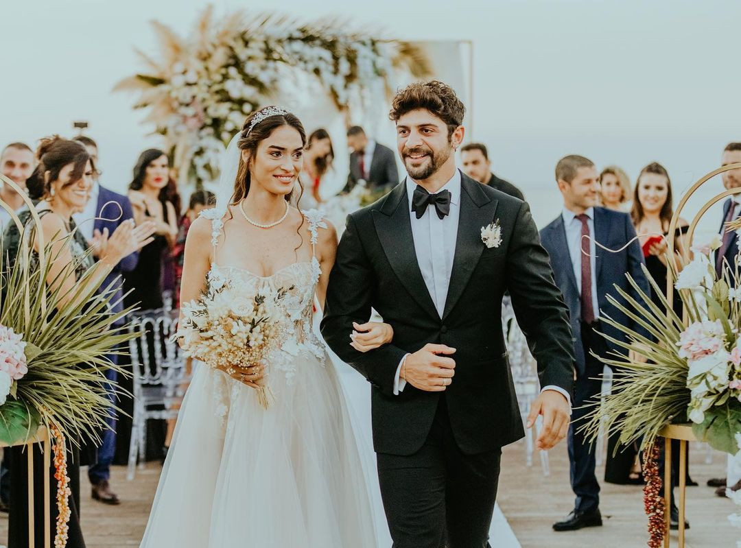 Adı Gökhan Çıra ile aşk dedikodularına karışan Survivor Melisa Emirbayer evlendi! Sami Hamidi nikah masasına oturdu