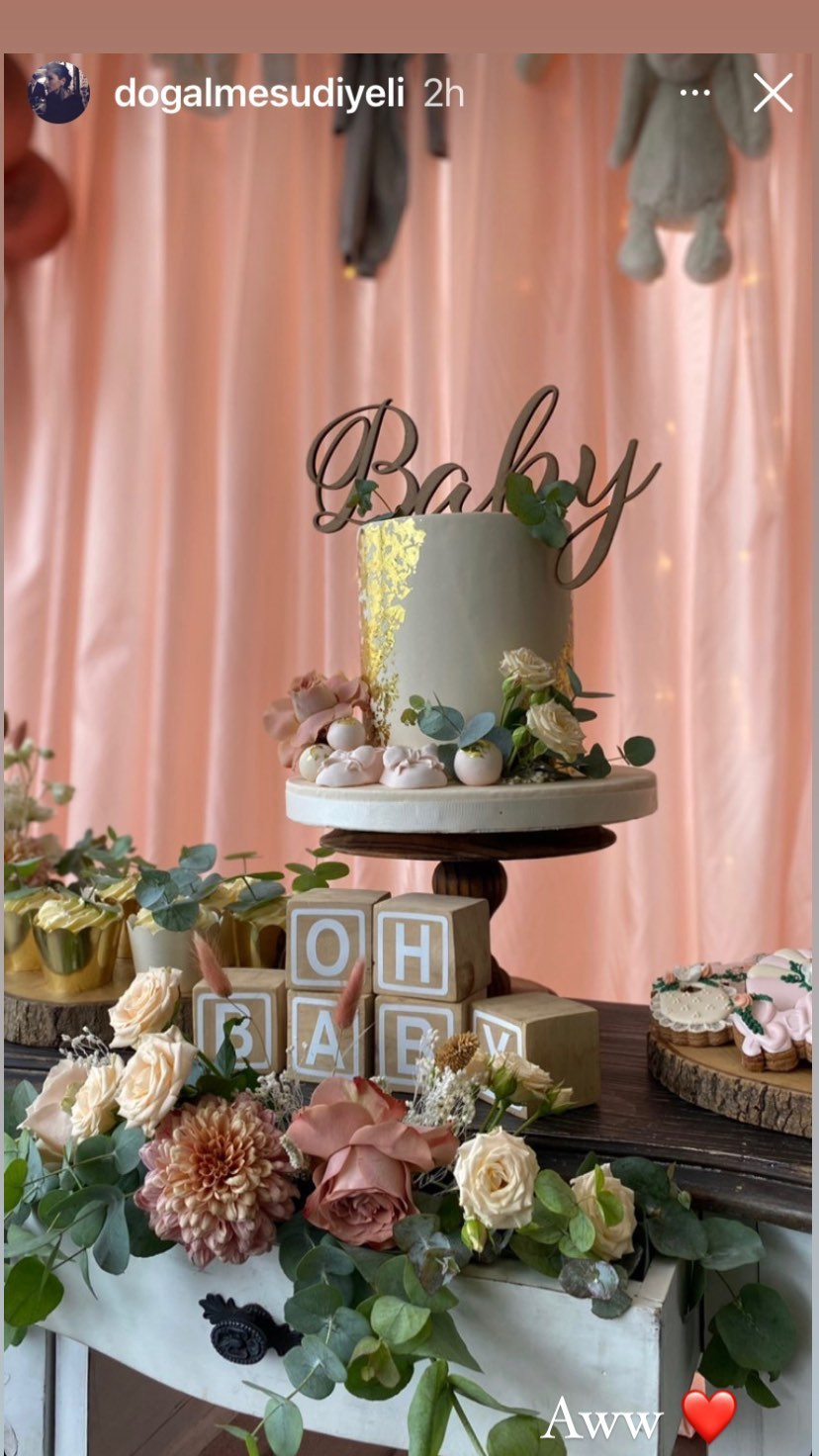 Leyla Bebek'in doğumuna g&uuml;nler kala Berg&uuml;zar Korel baby shower partisi d&uuml;zenledi