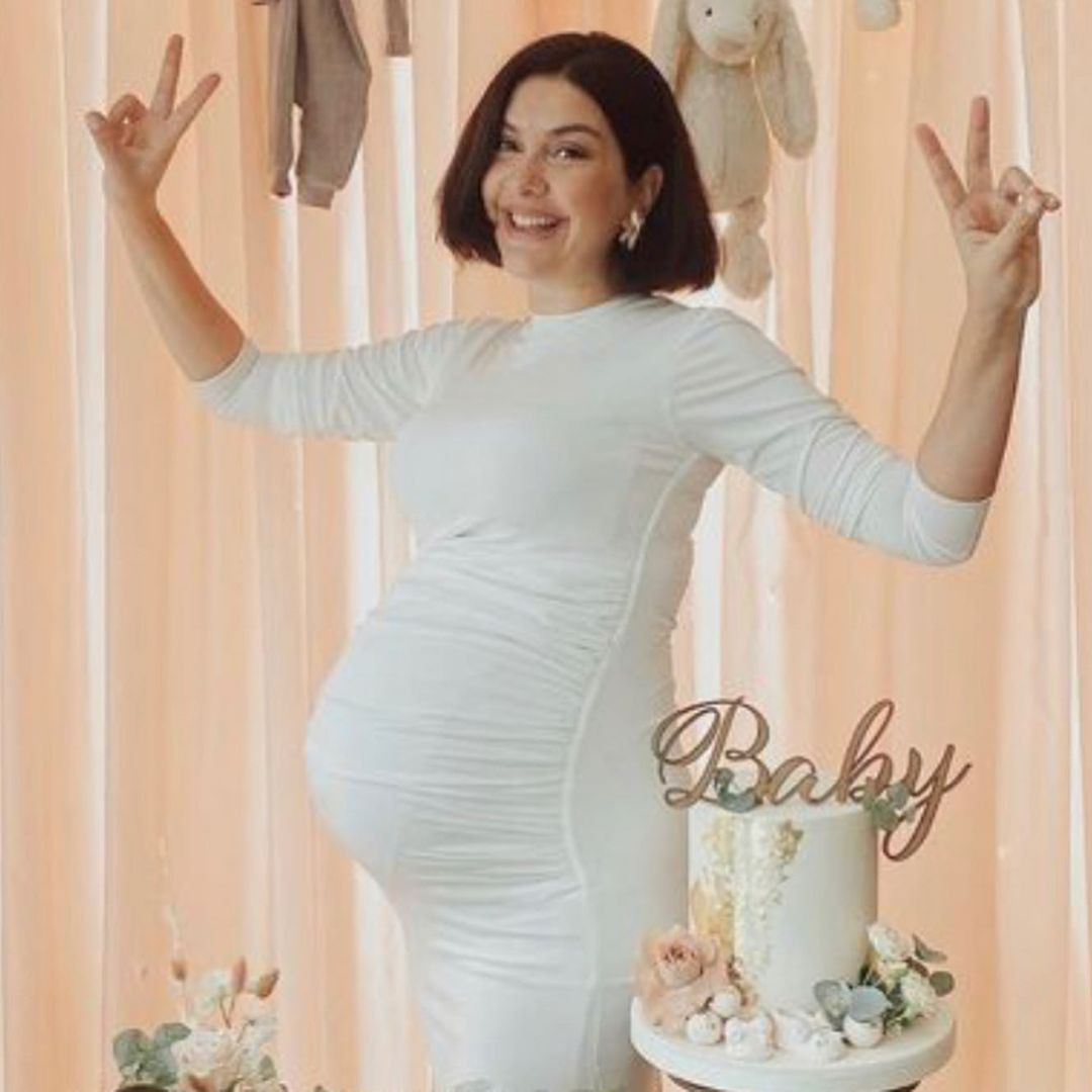 Leyla Bebek'in doğumuna g&uuml;nler kala Berg&uuml;zar Korel baby shower partisi d&uuml;zenledi