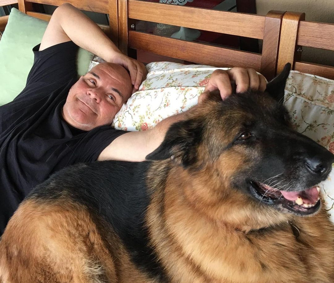 Rasim Öztekin'in eşi Esra Kazancıbaşı'nı yıkan ölüm! Acı haberi bu sözlerle duyurdu