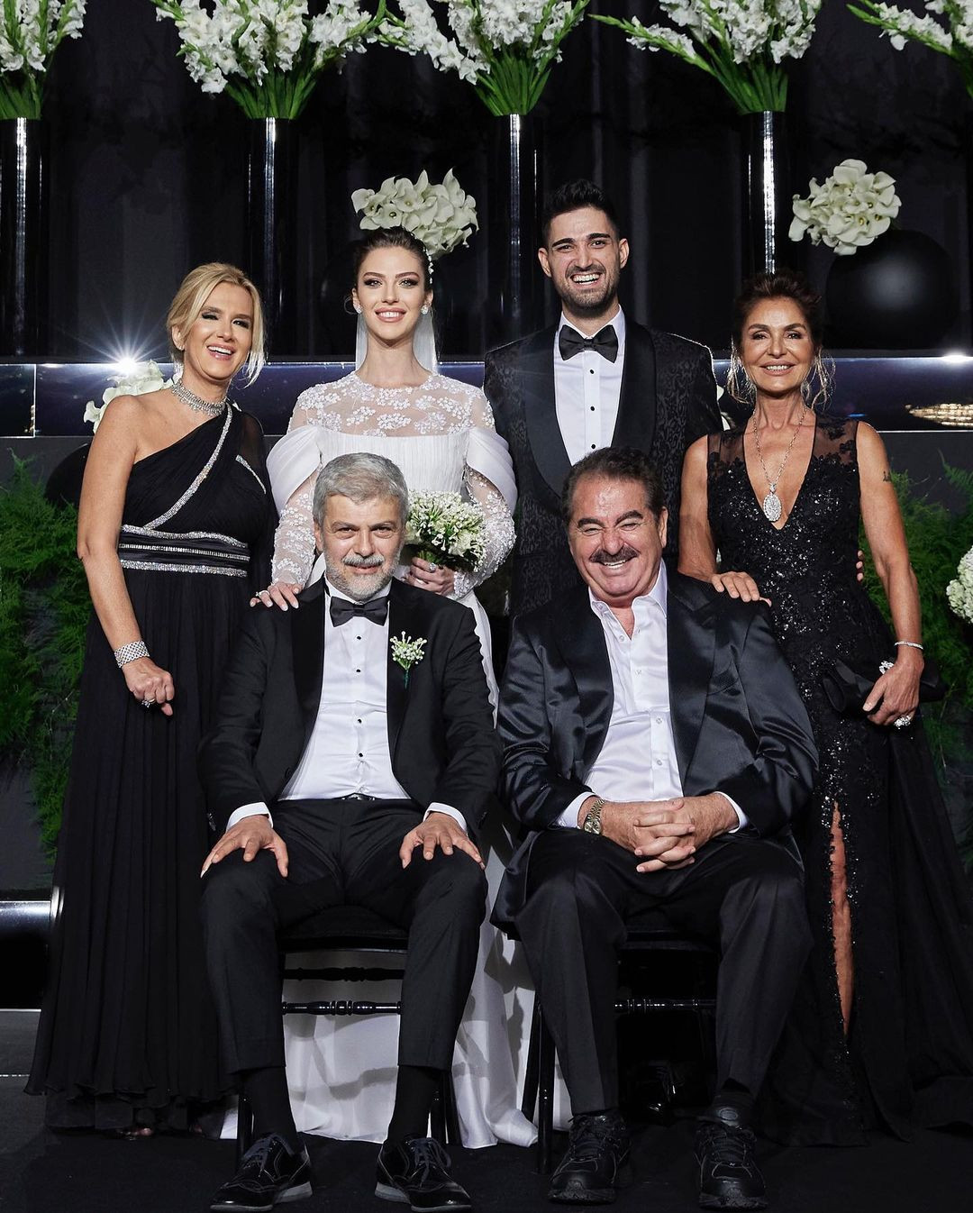 İbrahim Tatlıses'in gelini Yasemin Şefkatli'ye taktığı altın kemerin fiyatı ortaya çıktı