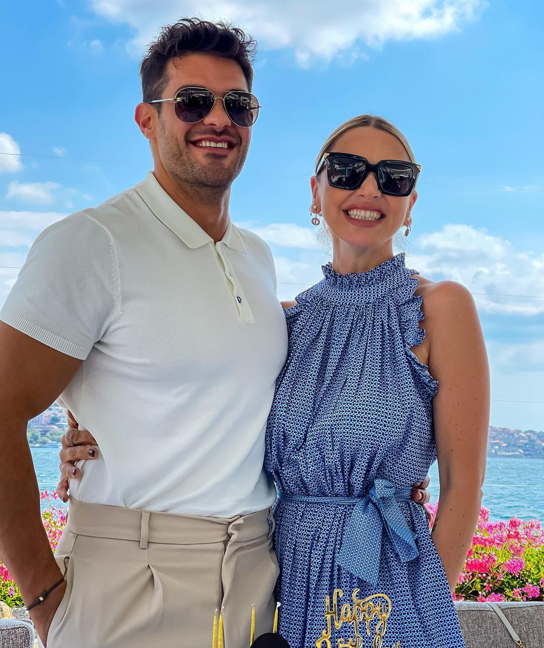 Mehmet Dinçerler'den bir ilk! Sevgilisi Hadise ile fotoğraflarını paylaştı