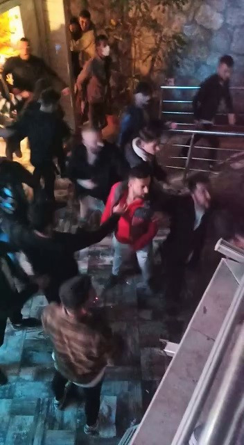 Serdar Ortaç konserinde ortalık fena karıştı! Hayranları birbirine girdi