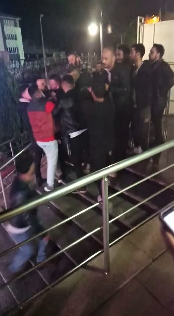 Serdar Ortaç konserinde ortalık fena karıştı! Hayranları birbirine girdi