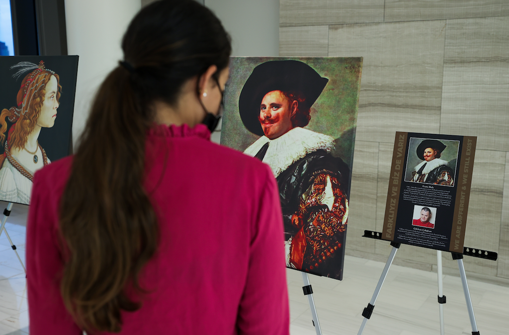 "Down sendromlu Mona Lisa" farkındalık yaratmak için New York'ta