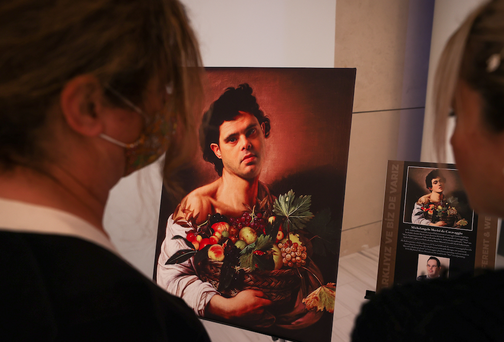 "Down sendromlu Mona Lisa" farkındalık yaratmak için New York'ta