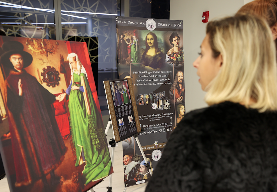 "Down sendromlu Mona Lisa" farkındalık yaratmak için New York'ta