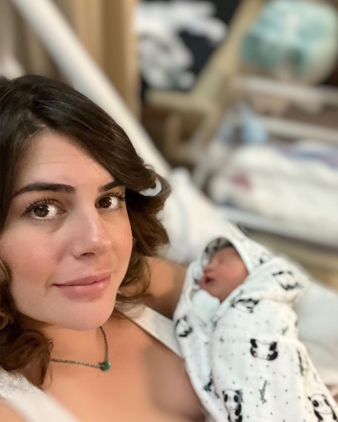 Ayça Erturan ile Oğulcan Kırca kızları Nova'ya kavuştular