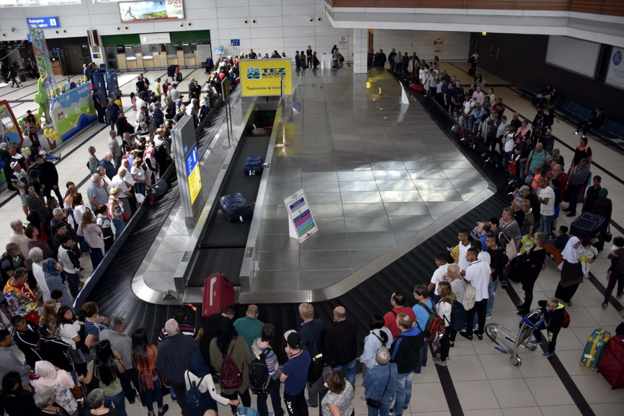 Antalya&rsquo;ya sadece bir ayda havayolu ile '1 milyon 545 bin turist' geldi