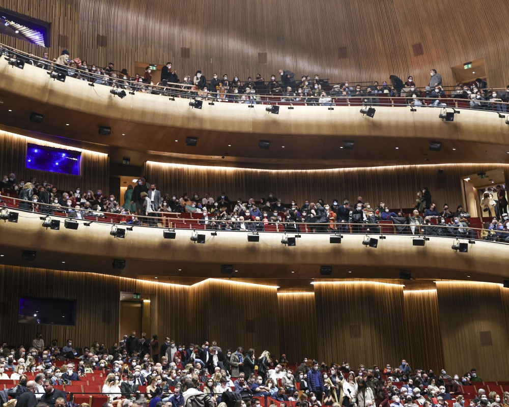 AKM'de sahne alan Grammy ödüllü Chris Botti konserine ünlü isimler akın etti