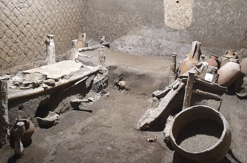 Pompei'de tarihe ışık tutacak keşif: Arkeologlar 'köle odası' buldu