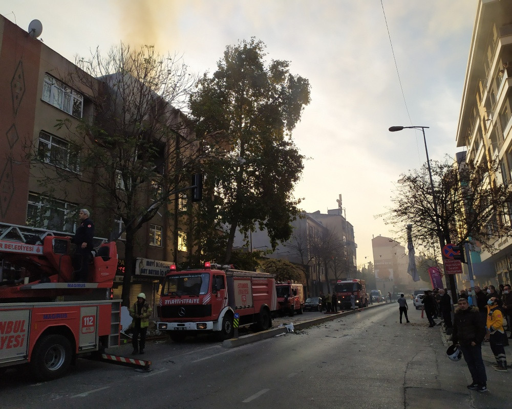 Bağcılar'da doğal gaz borusunu kesip patlamaya neden olan şahıs kamerada