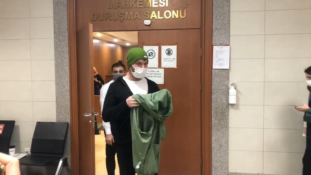 Burcu Kıratlı&rsquo;nın dolandırılma davasında sanığa yakalama kararı