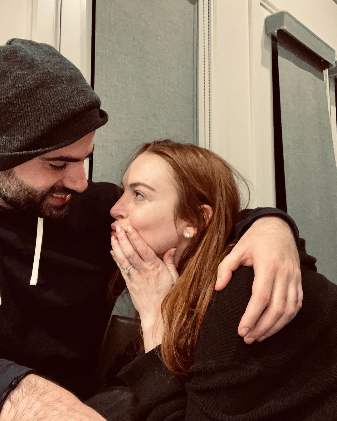 Oyuncu Lindsay Lohan nişanlandığını duyurdu