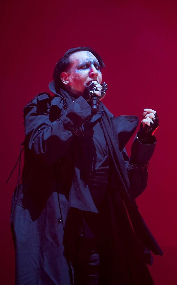 Cinsel saldırıyla suçlanan Marilyn Manson’un Grammy adaylığı düşürüldü
