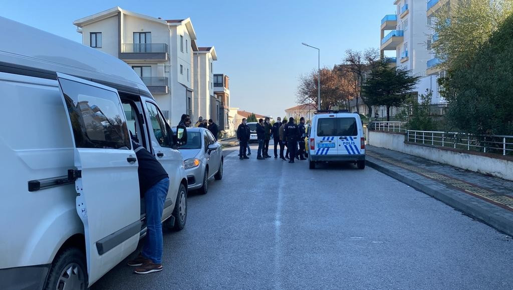 Yeşil&ccedil;am efsanesi Belgin Doruk'un oğlu Aydın Birsel evinde &ouml;l&uuml; bulundu