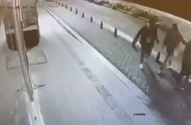 Sokağa idrarını yapan kişiyi uyardığı için darp edilen müzisyen İlke Duman ilk kez konuştu