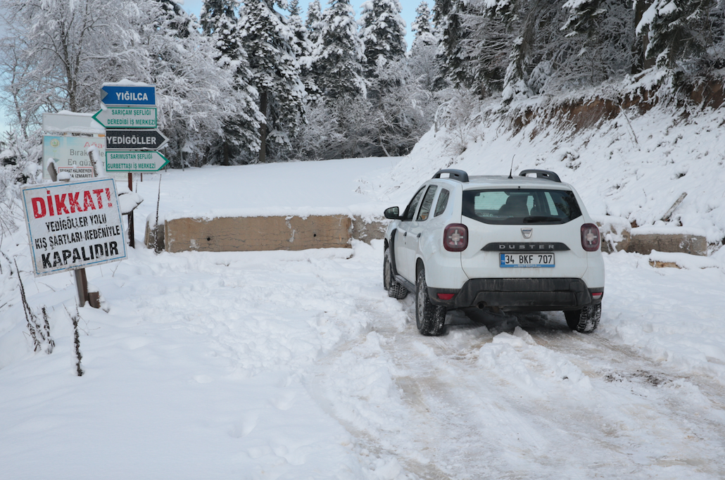 Bolu'dan Yedig&ouml;ller Milli Parkı'na giden yol ulaşıma kapatıldıBolu'dan Yedig&ouml;ller Milli Parkı'na giden yol ulaşıma kapatıldı