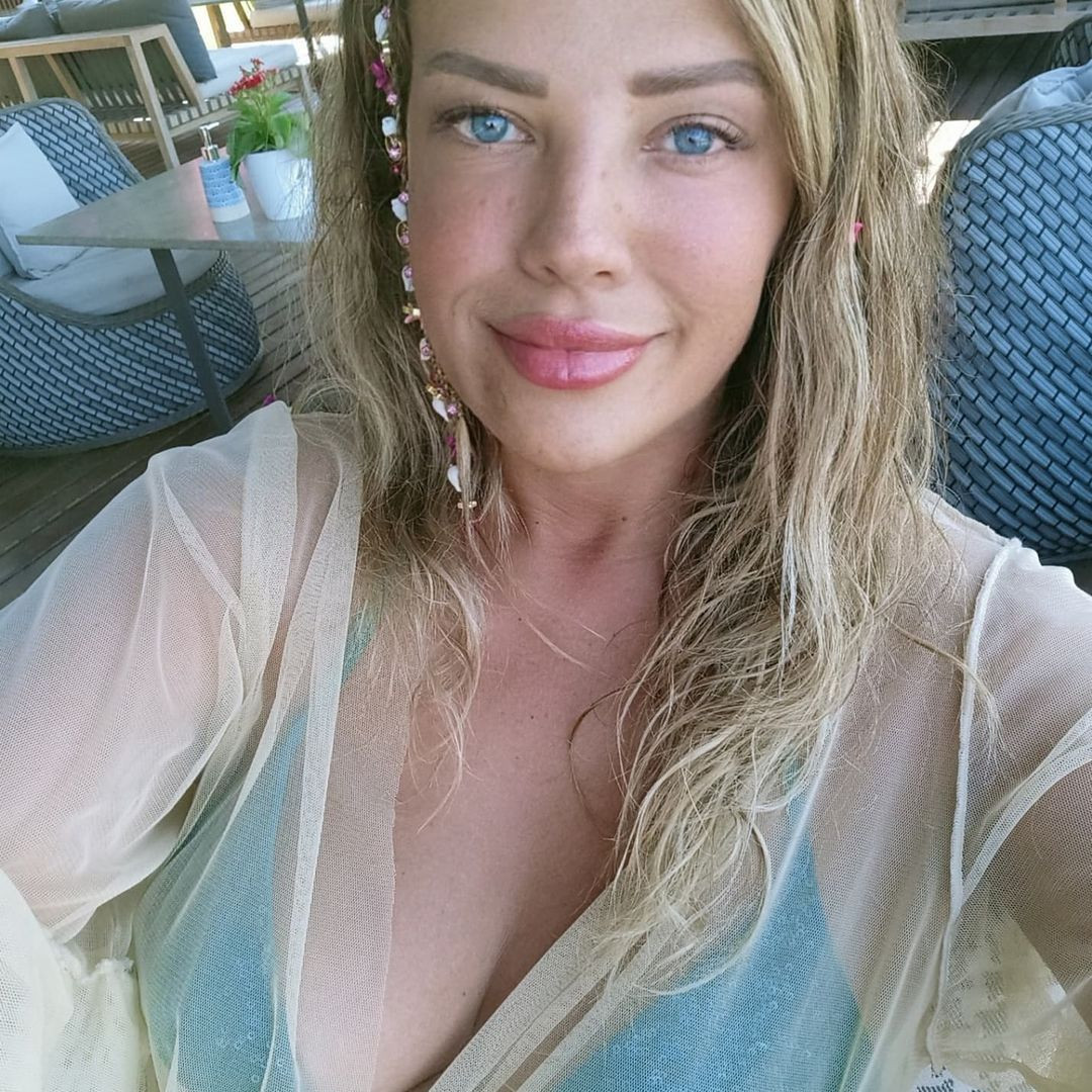 esra sönmezer