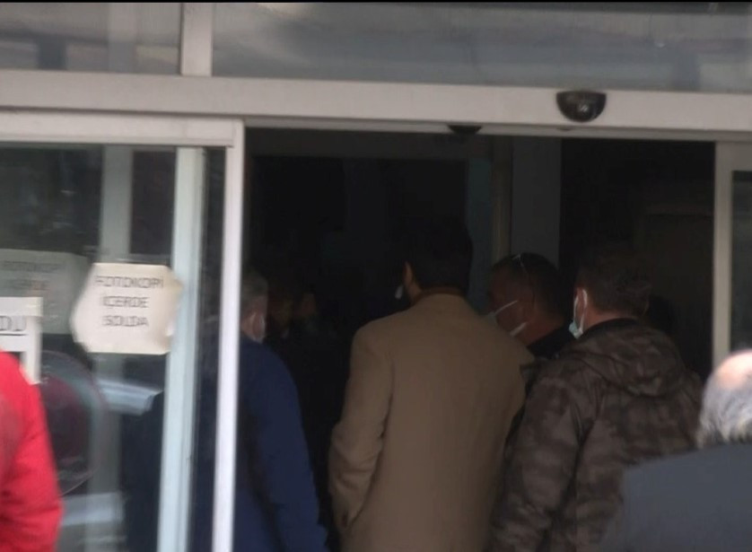 Kuruluş Osman'ın setinde çalışanlarına küfür eden Burak Özçivit hakim karşısına çıktı