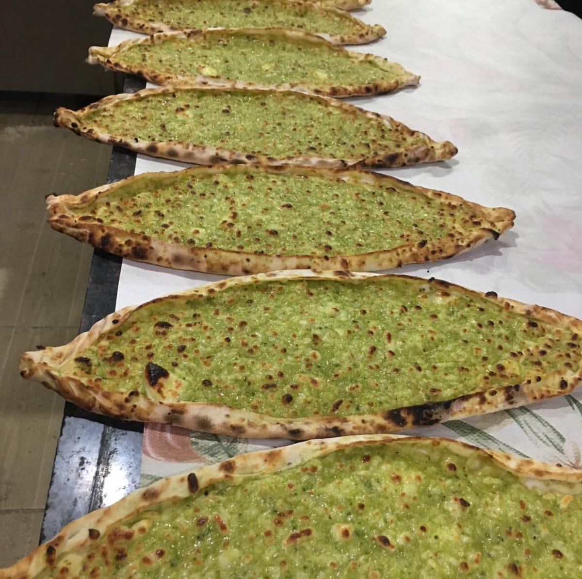 Sofrada kavga çıkaran lezzet! Şekerli Börek tarifi! Tatlı mı yemek mi siz karar verin!